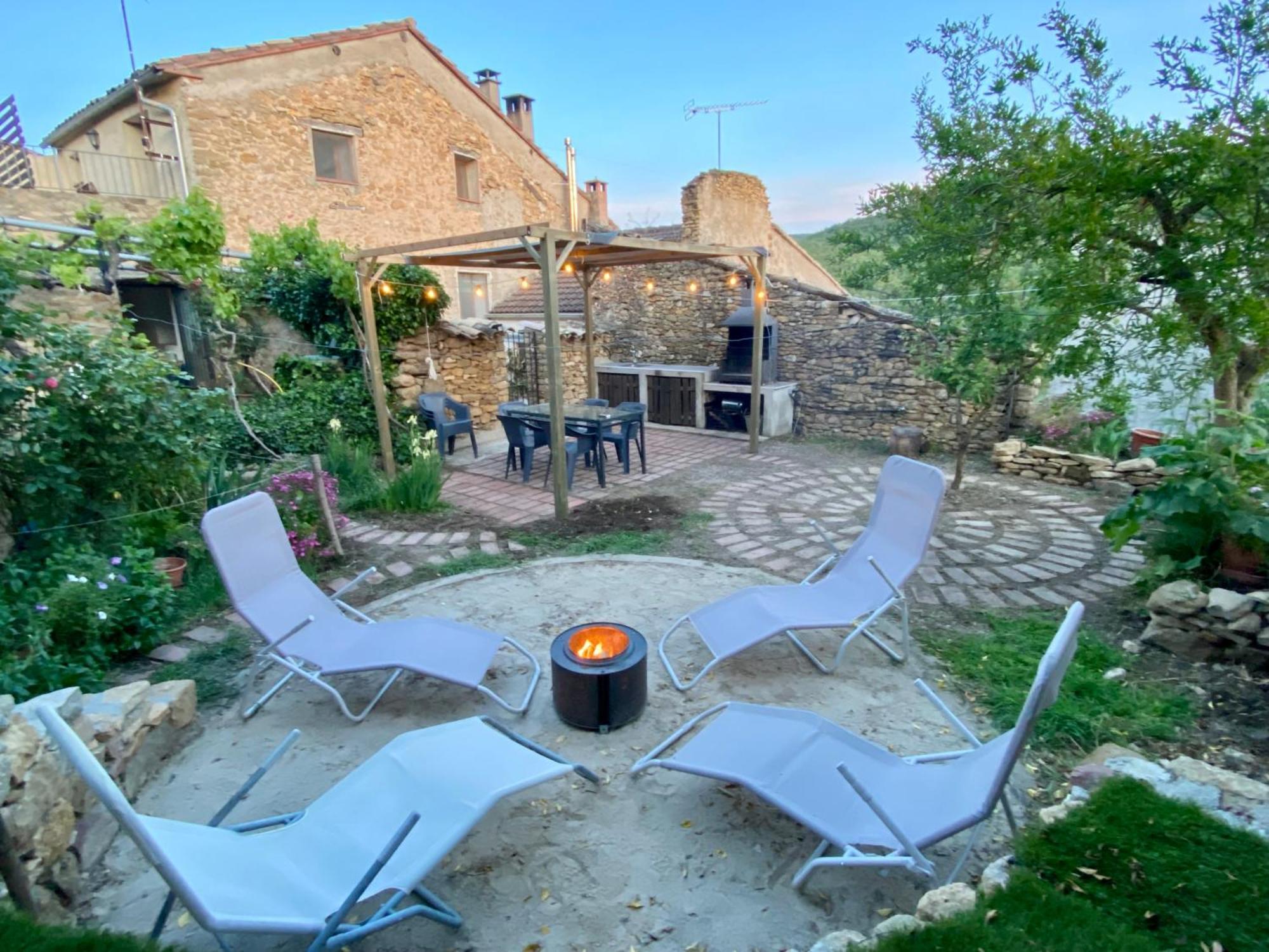 Casa Acollidora I Familiar Amb Jardi I Barbacoa Villa Àger Exterior photo